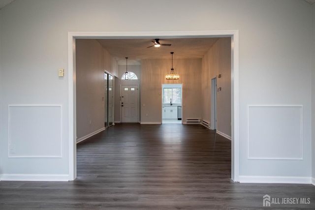 659-B Azalea Plaza, Monroe, NJ 08831