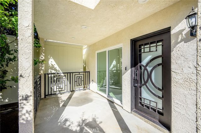 592 South Street A, Glendale, CA 91202