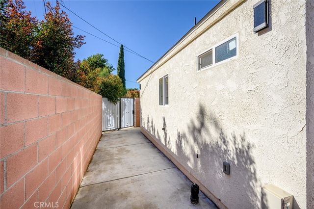 592 South Street A, Glendale, CA 91202