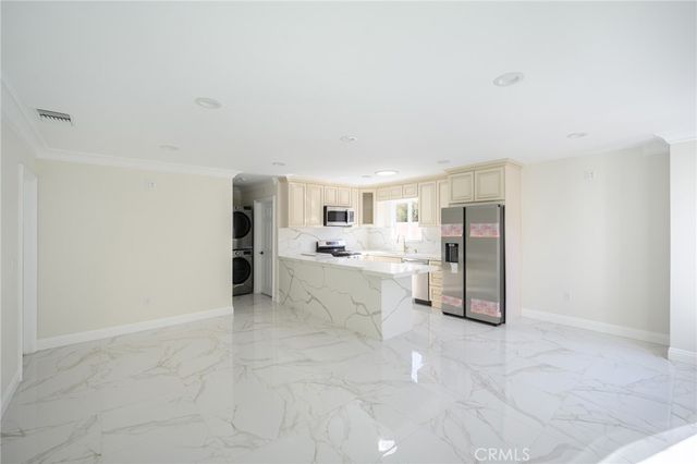 592 South Street A, Glendale, CA 91202