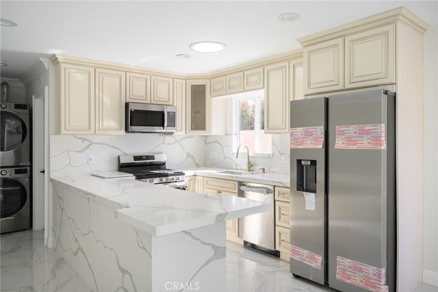 592 South Street A, Glendale, CA 91202
