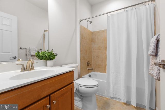 5817 S MILLS MANOR CT, Fredericksburg, VA 22407