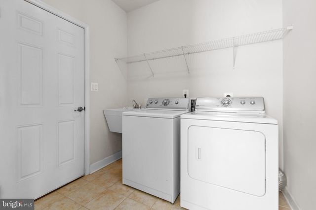 5817 S MILLS MANOR CT, Fredericksburg, VA 22407