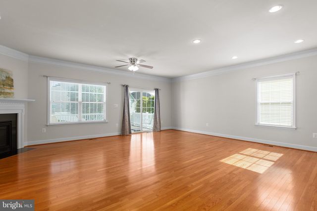 5817 S MILLS MANOR CT, Fredericksburg, VA 22407