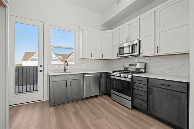 459 SW Longview Boulevard, Lee's Summit, MO 64081