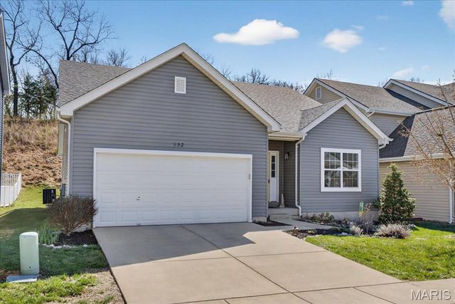 952 Meramec Grove Drive, Ballwin, MO 63021