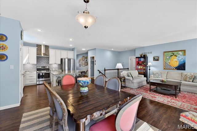 952 Meramec Grove Drive, Ballwin, MO 63021