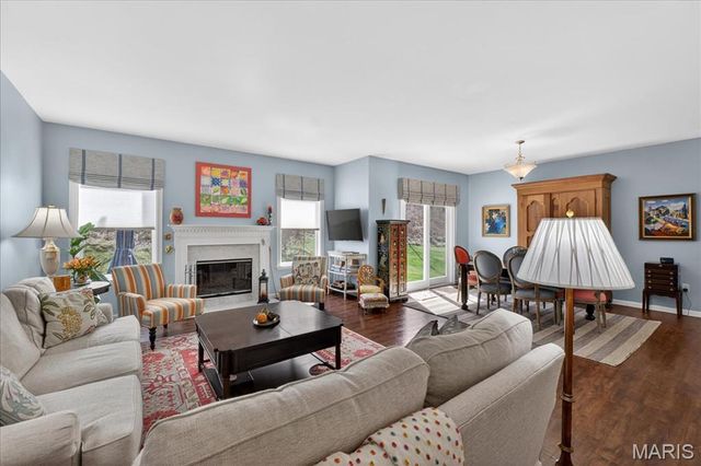 952 Meramec Grove Drive, Ballwin, MO 63021