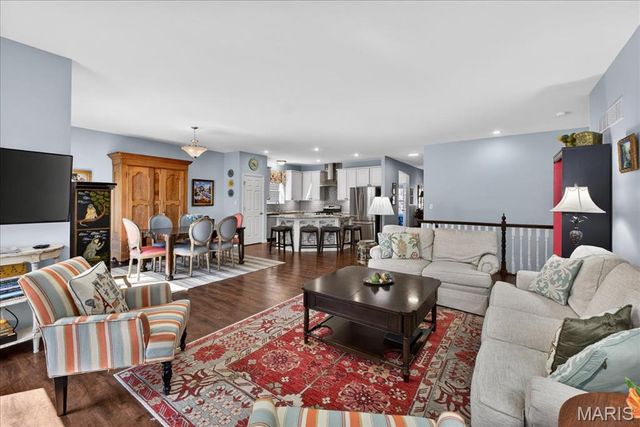 952 Meramec Grove Drive, Ballwin, MO 63021