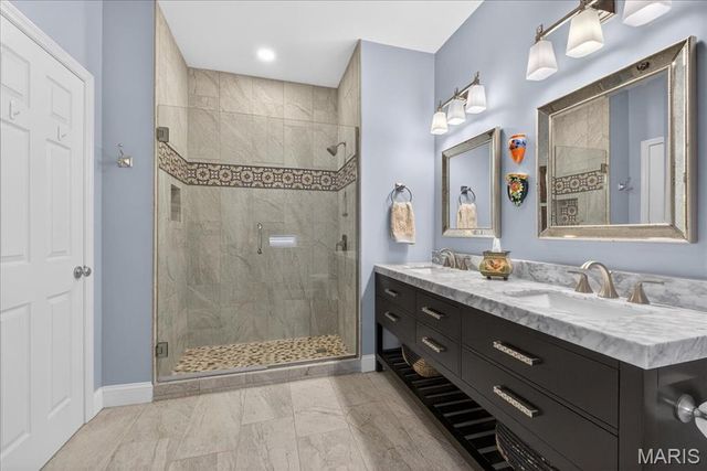 952 Meramec Grove Drive, Ballwin, MO 63021