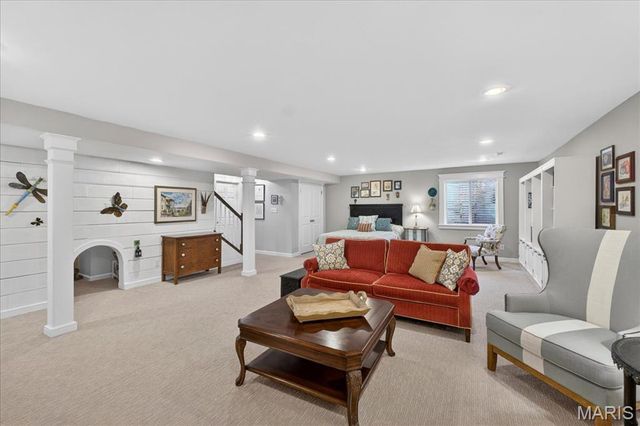 952 Meramec Grove Drive, Ballwin, MO 63021