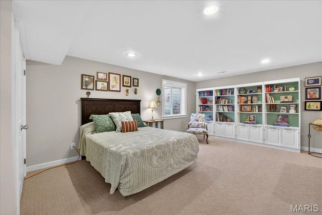 952 Meramec Grove Drive, Ballwin, MO 63021