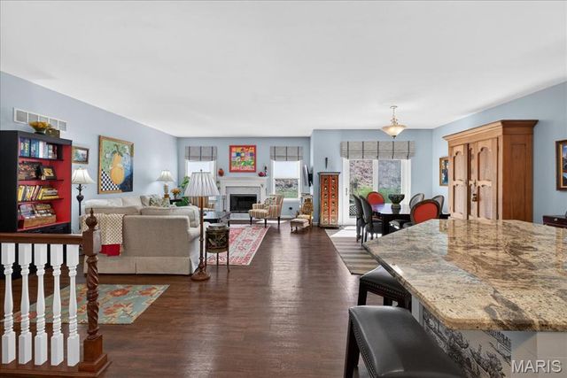 952 Meramec Grove Drive, Ballwin, MO 63021