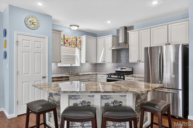 952 Meramec Grove Drive, Ballwin, MO 63021