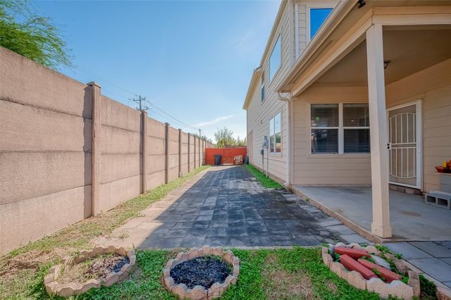 6302 Wellness Landing Ln, Houston, TX 77072