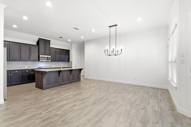 916 10th Street, Argyle, TX 76226