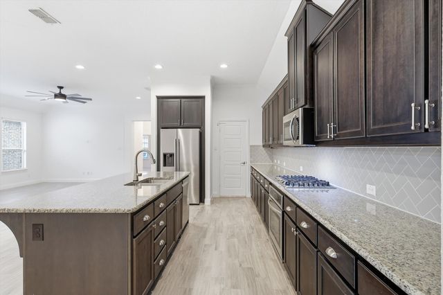 916 10th Street, Argyle, TX 76226