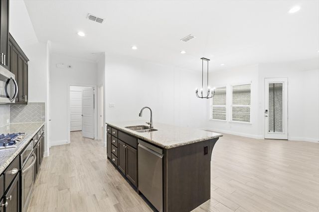 916 10th Street, Argyle, TX 76226