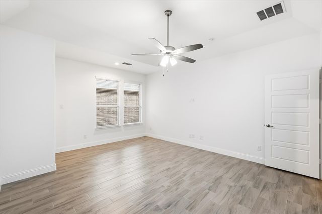 916 10th Street, Argyle, TX 76226