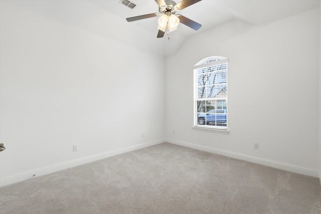 916 10th Street, Argyle, TX 76226