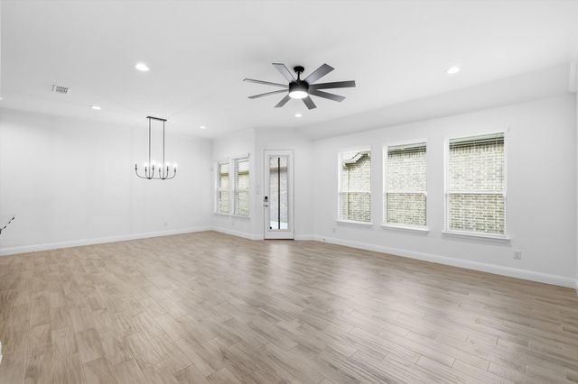 916 10th Street, Argyle, TX 76226