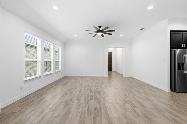 916 10th Street, Argyle, TX 76226