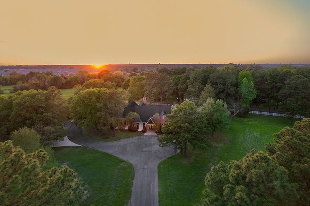 21207 Belmont Farms Drive, Tomball, TX 77375