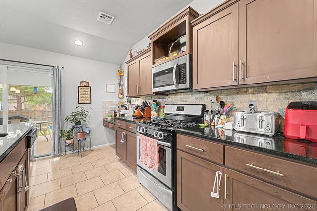3734 E 144th Street S, Bixby, OK 74008