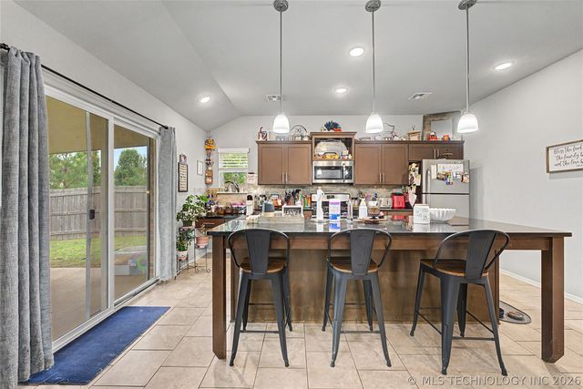3734 E 144th Street S, Bixby, OK 74008