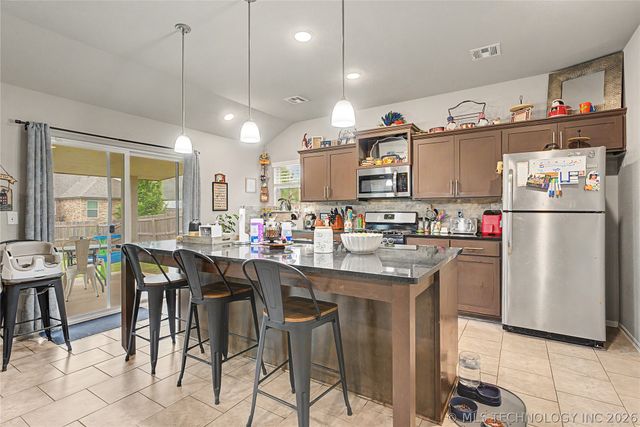 3734 E 144th Street S, Bixby, OK 74008