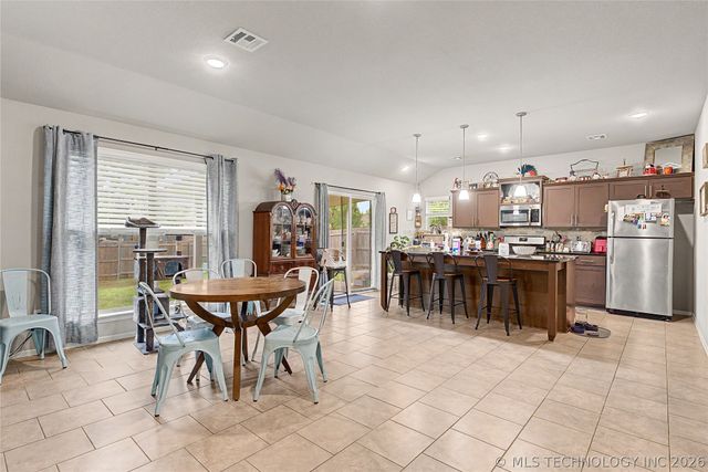 3734 E 144th Street S, Bixby, OK 74008