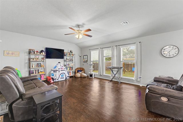 3734 E 144th Street S, Bixby, OK 74008