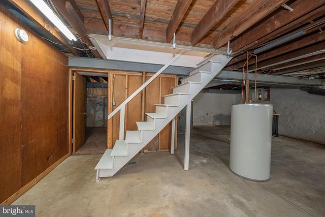 1305 CENTER RD, Drexel Hill, PA 19026