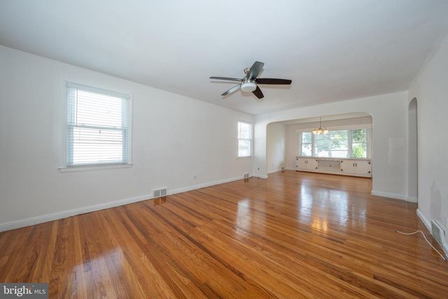 1305 CENTER RD, Drexel Hill, PA 19026