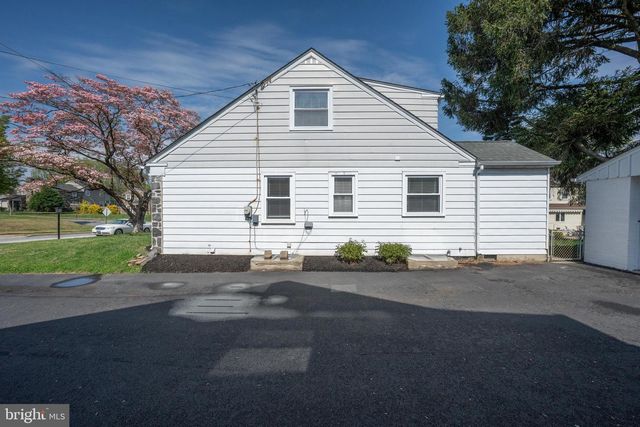 1305 CENTER RD, Drexel Hill, PA 19026