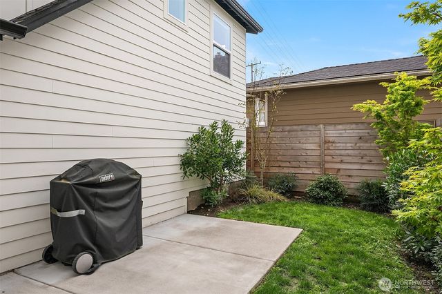 8913 8th Avenue NE, Seattle, WA 98115