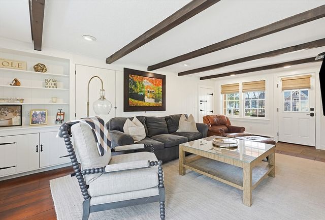 122 Great Plain Ave, Wellesley, MA 02482