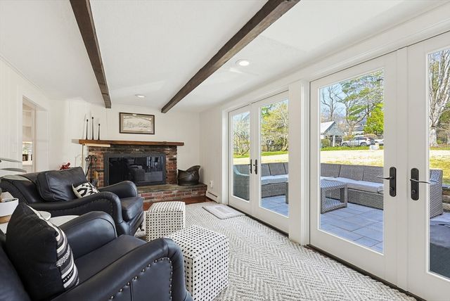 122 Great Plain Ave, Wellesley, MA 02482