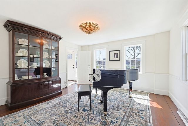 122 Great Plain Ave, Wellesley, MA 02482