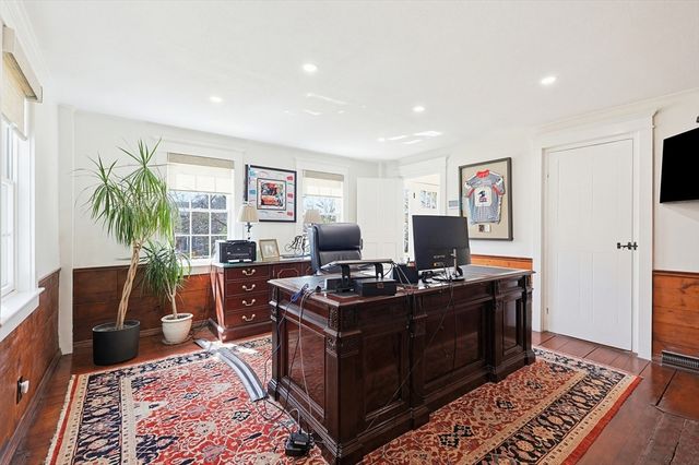 122 Great Plain Ave, Wellesley, MA 02482