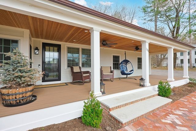 122 Great Plain Ave, Wellesley, MA 02482