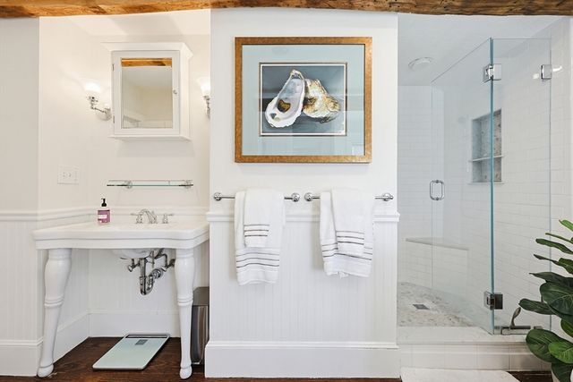 122 Great Plain Ave, Wellesley, MA 02482