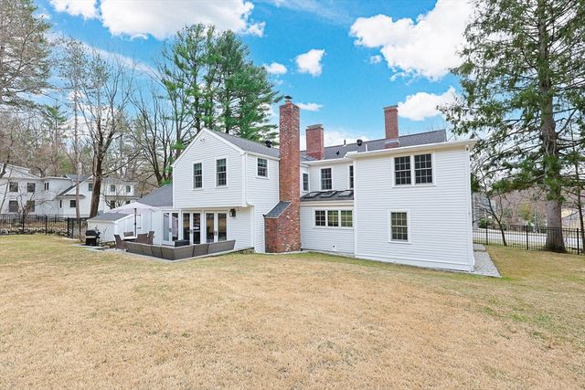 122 Great Plain Ave, Wellesley, MA 02482