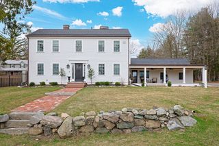 122 Great Plain Ave, Wellesley, MA 02482