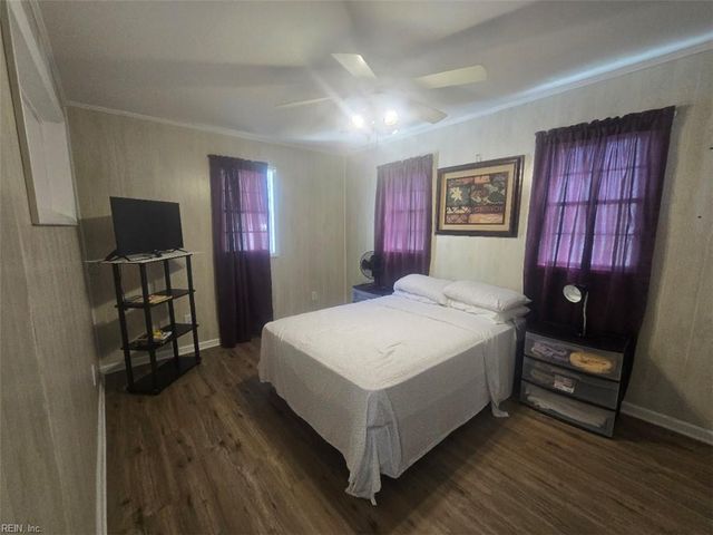 1505 Sparrow RD, Chesapeake, VA 23325