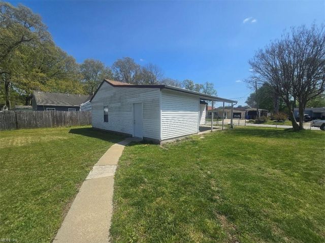 1505 Sparrow RD, Chesapeake, VA 23325
