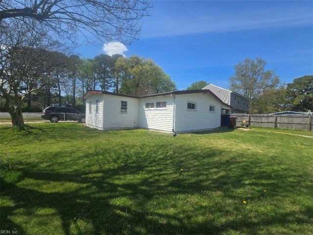 1505 Sparrow RD, Chesapeake, VA 23325