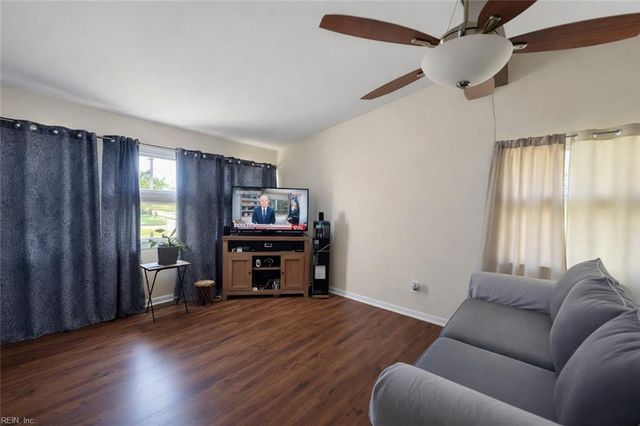 1505 Sparrow RD, Chesapeake, VA 23325