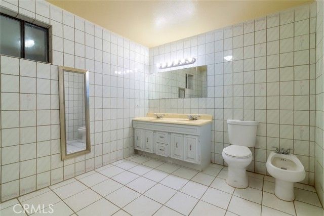 7545 White Oak, Reseda (los Angeles), CA 91335