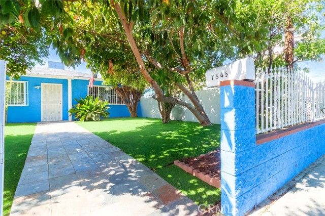 7545 White Oak, Reseda (los Angeles), CA 91335